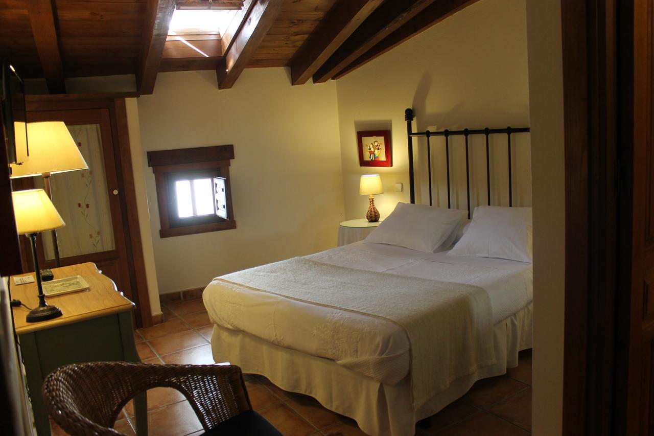 Hostal Rural Luna Y Hostal Rural Lunaposada Канделеда Екстериор снимка