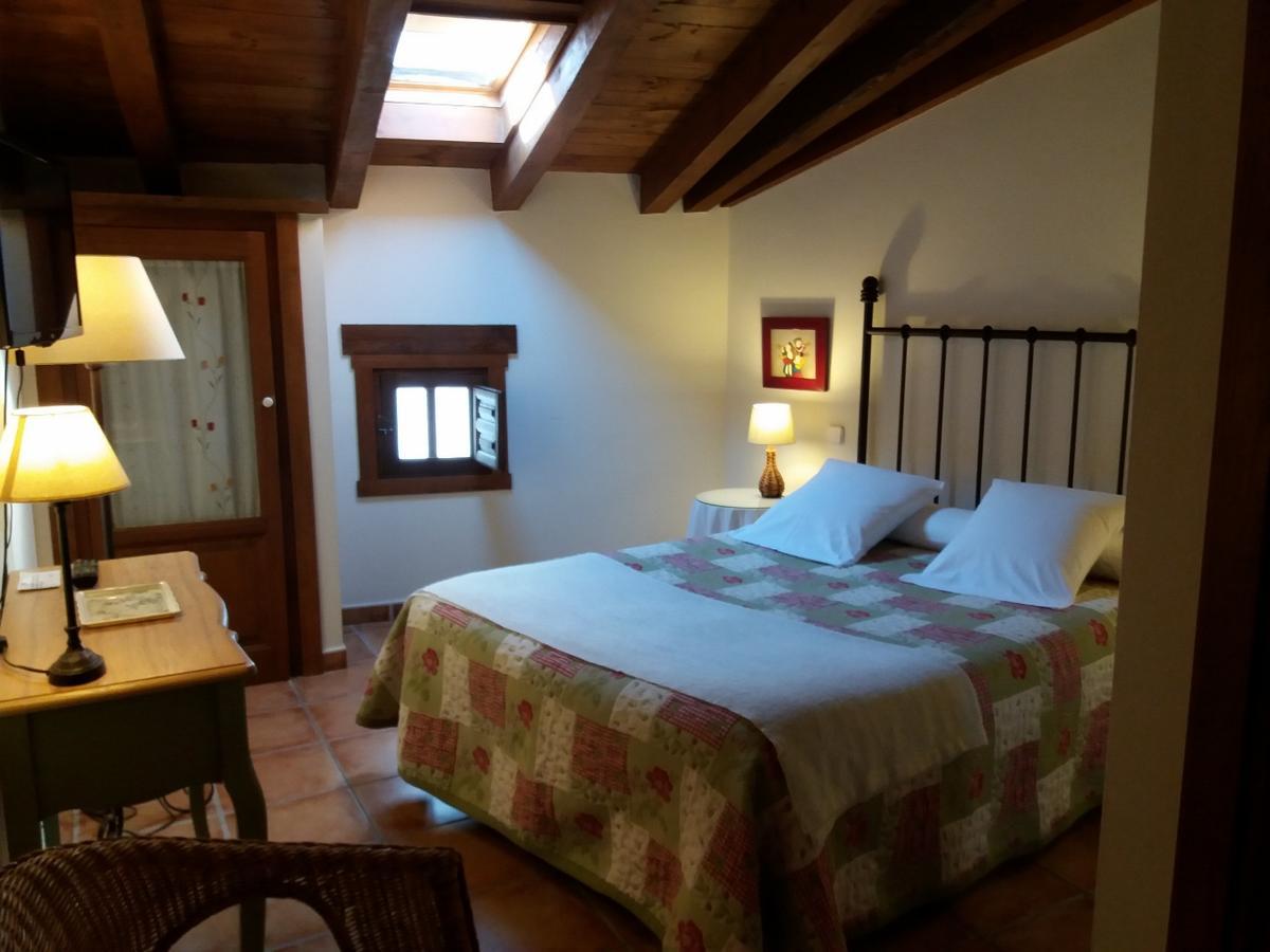 Hostal Rural Luna Y Hostal Rural Lunaposada Канделеда Екстериор снимка