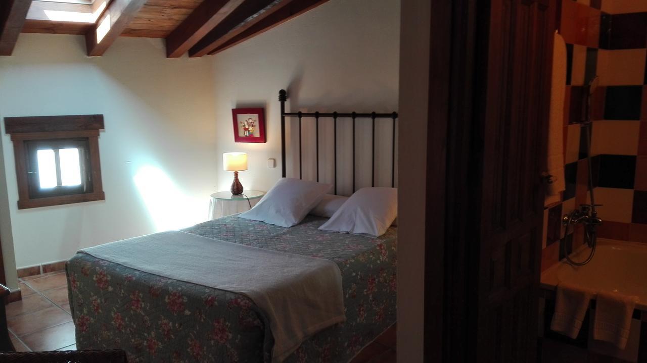 Hostal Rural Luna Y Hostal Rural Lunaposada Канделеда Екстериор снимка