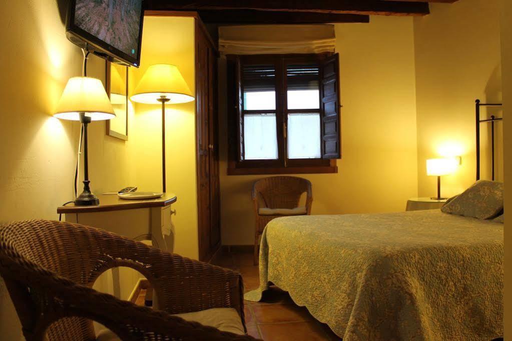 Hostal Rural Luna Y Hostal Rural Lunaposada Канделеда Екстериор снимка