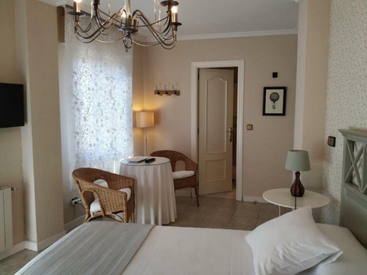 Hostal Rural Luna Y Hostal Rural Lunaposada Канделеда Екстериор снимка